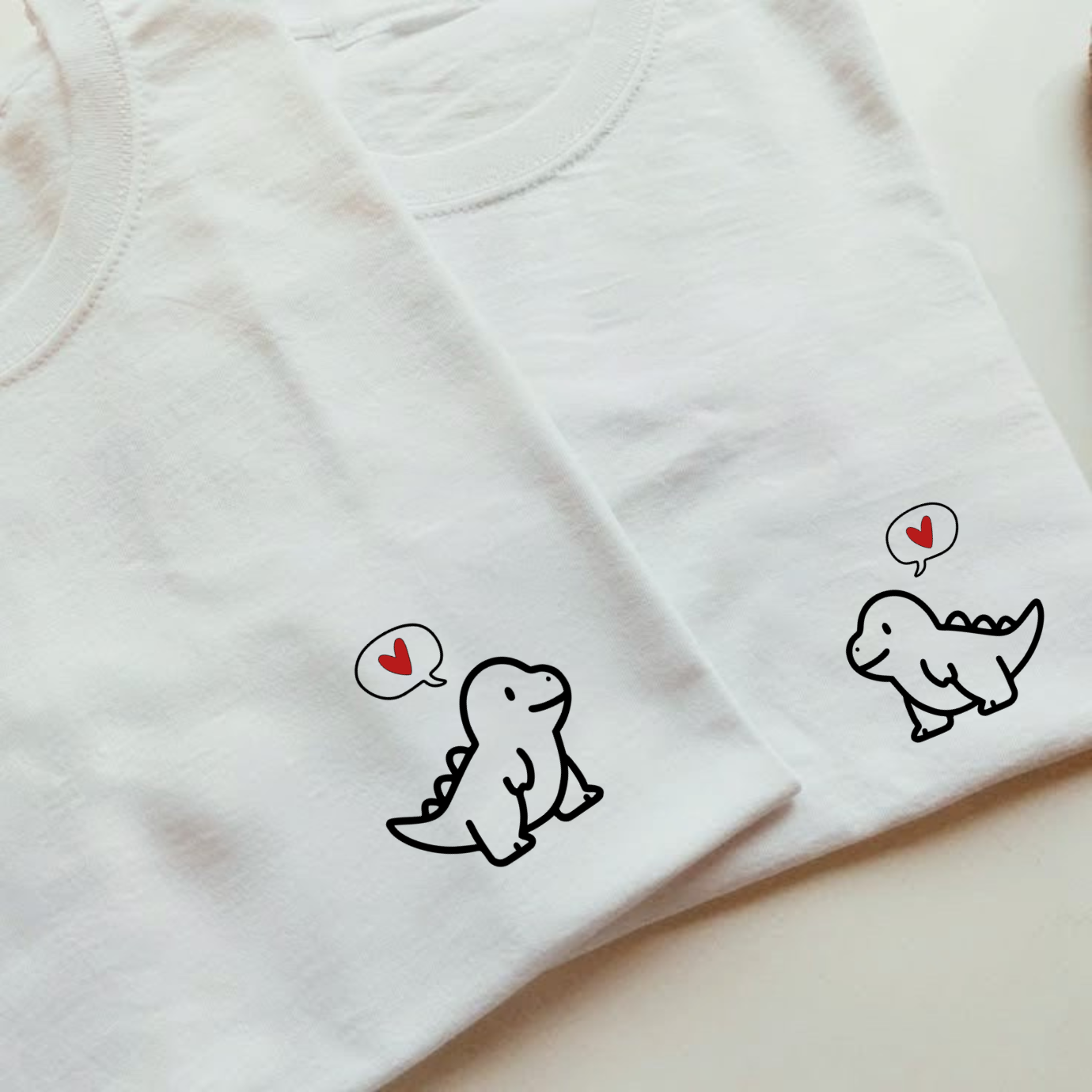 Tee-shirts (ou body) " Coeur de dino "